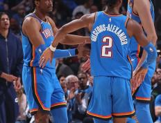  塔图姆复出首秀出彩，俄克拉荷马城雷霆主场惊险曼城，豪取4连胜