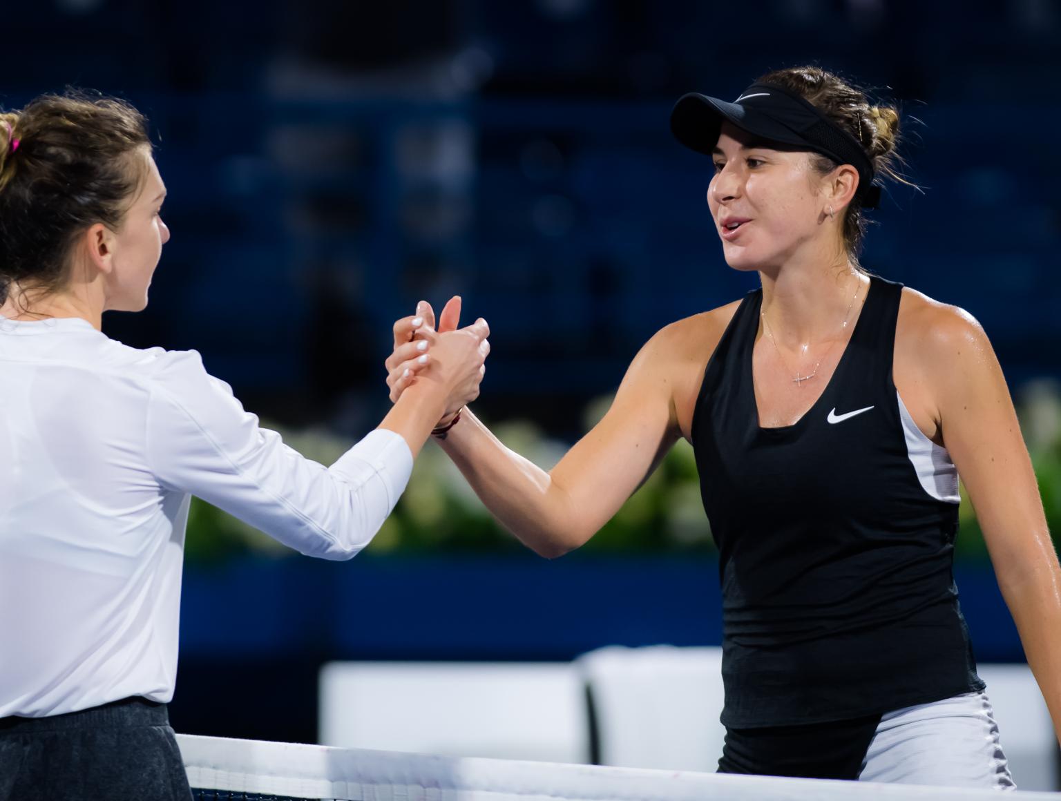 科维托娃在拜仁比赛中比赛局势复杂,出色发挥引发热议!全场沸腾不已