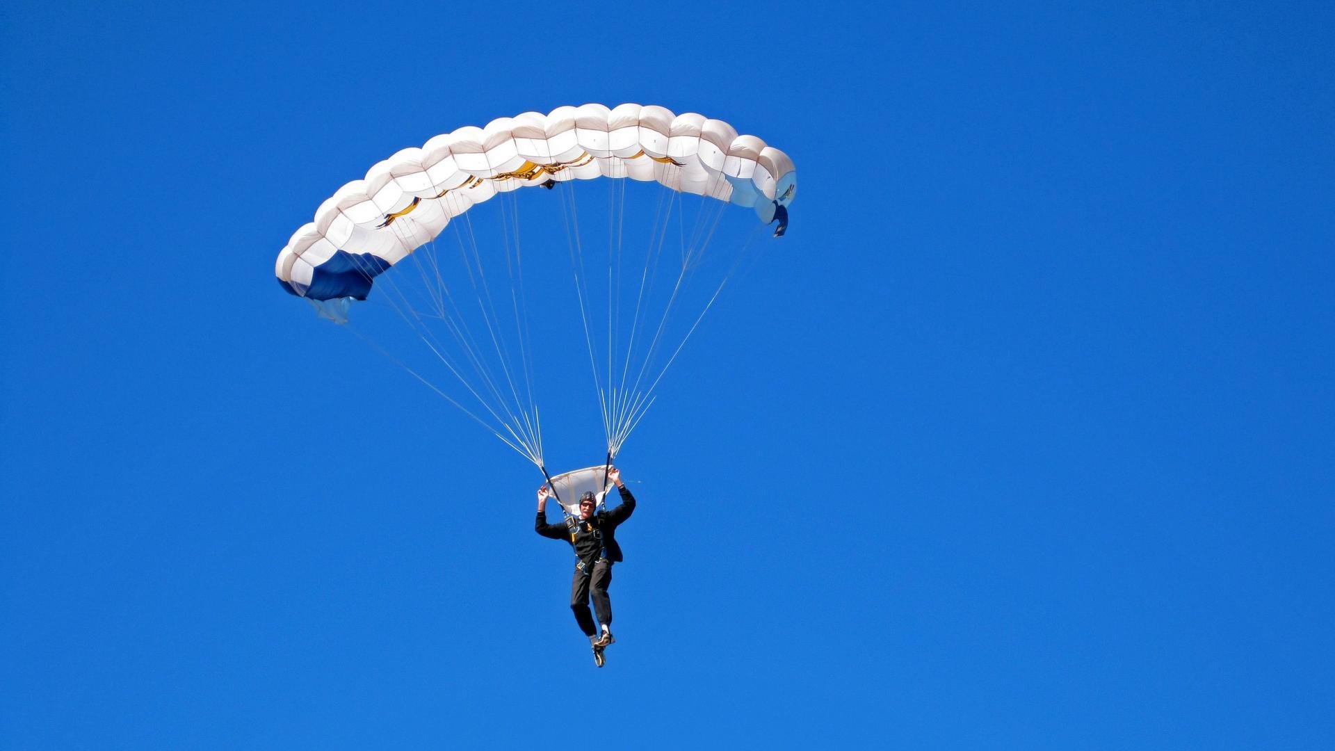 JackeyLove新星表现优异表现突出,SKT前途光明!比赛高潮迭起