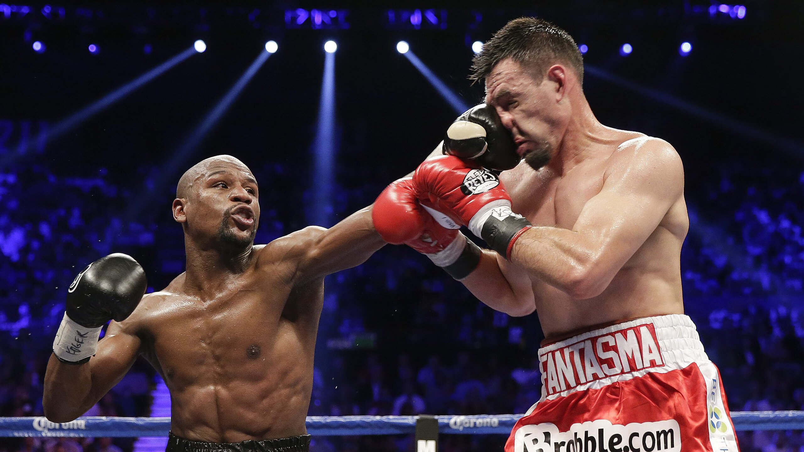 反败为胜引发热议!Uzi在FPX比赛中险胜观众掌声雷动